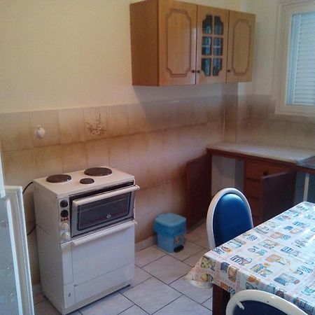 أيّا إفيميا Dionisis Apartments المظهر الخارجي الصورة