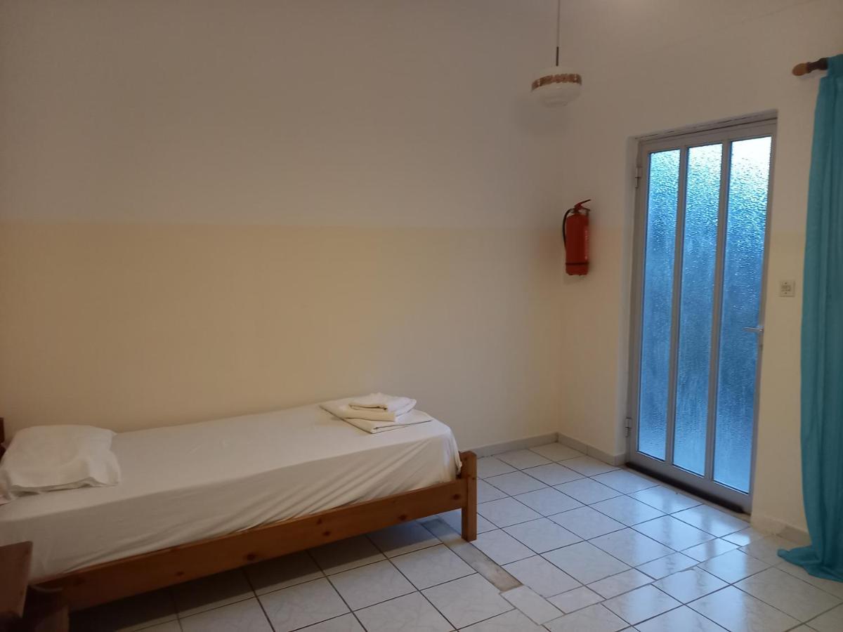 أيّا إفيميا Dionisis Apartments المظهر الخارجي الصورة