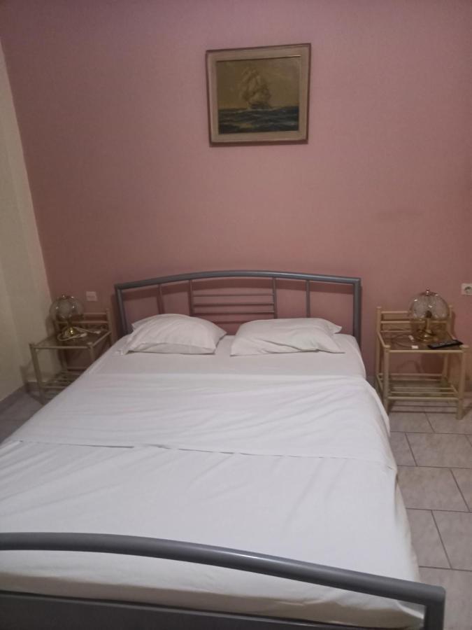 أيّا إفيميا Dionisis Apartments المظهر الخارجي الصورة